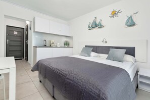 Iron/ironing board, travel cot, WiFi, bed sheets - Cozy Studio in Jastrzebia Gora | Terrace and Playground (Jastrzębia Góra)
