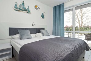 Iron/ironing board, travel cot, WiFi, bed sheets - Cozy Studio in Jastrzebia Gora | Terrace and Playground (Jastrzębia Góra)