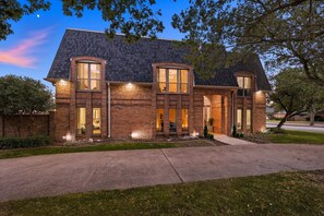 House (Multiple Bedrooms) | Interior - 7BR 5BA w Pool, Hot Tub, Sport Court & Game Room (DeSoto)