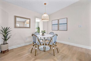 Interior - Welcome to The Drift Your Laid-back Beach Escape in Cocoa Beach! 2/2 (Cocoa Beach)
