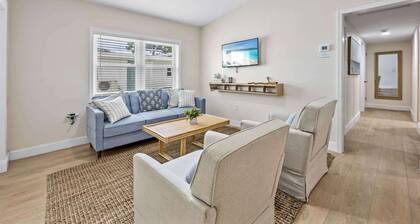 Welcome to The Drift Your Laid-back Beach Escape in Cocoa Beach! 2/2