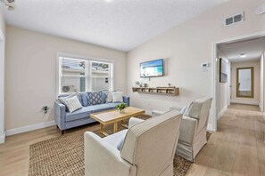 Interior - Welcome to The Drift Your Laid-back Beach Escape in Cocoa Beach! 2/2 (Cocoa Beach)