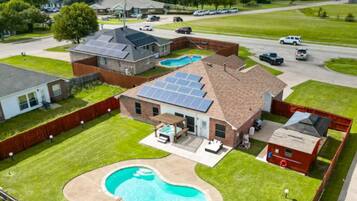 Villa (5 Bedrooms) | Exterior