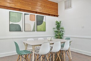 Rumah (4 Bedrooms) | Interior
