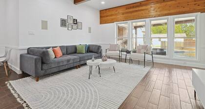Gorgeous 4BR Home With Huge Yard, Pool