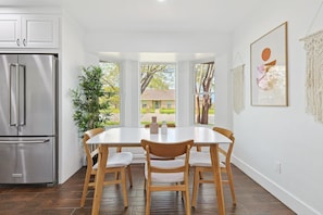 House (4 Bedrooms) | Interior - Gorgeous 4BR Home With Huge Yard, Pool (Denton)