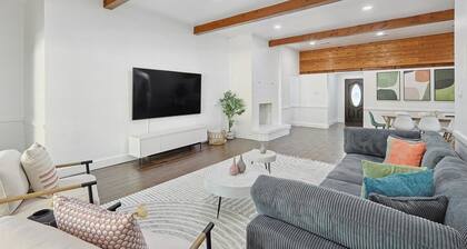 Gorgeous 4BR Home With Huge Yard, Pool