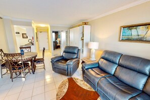 Interior - Harbour Beach Resort 701 - Sea-rays Cove (Daytona Beach)