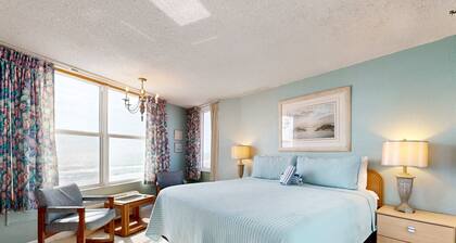 Harbour Beach Resort 401 - Daytona Beach Days