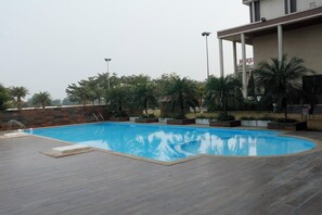 Indoor pool - Nakshatra Hotel & Resort in Khargone (Khargone)