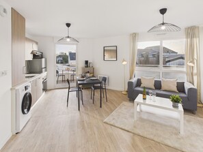 Interior - Close to city center – Apartment for 2 with balcony (Pont-l´Abbé)