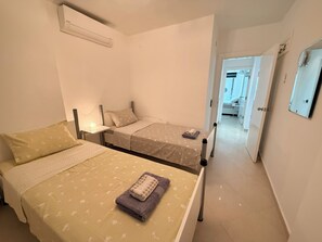 2 bedrooms, iron/ironing board, free WiFi, bed sheets
