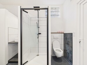 Shower, hair dryer - By the Gulf, house for 8 with garden (Arzon)