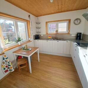 Køleskab, ovn, kogeplade, opvaskemaskine