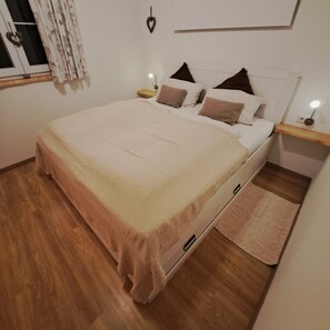 Iron/ironing board, WiFi, bed sheets - Holiday Home Eichenstein – Cozy Alpine Retreat with Wood-Burning Stove and Panoramic Views (Meßstetten)