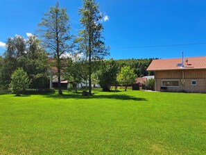 Property grounds - Holiday Home Eichenstein – Cozy Alpine Retreat with Wood-Burning Stove and Panoramic Views (Meßstetten)