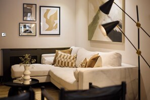Apartment | Living area - Three-Bedroom Flat on Porchester Square (London)