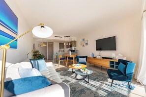 TV - Apartment in Cannes with 2 bedrooms sleeps 4 (Cannes)