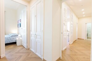 4 chambres, fer et planche à repasser, lit parapluie, Wi-Fi gratuit