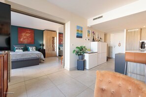 1 dormitorio, tabla de planchar con plancha, cuna de viaje y wifi gratis