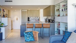 A modern apartment with a kitchen, a dining area, and a living room. - Apartment in Cannes with 1 bedrooms sleeps 4 (Cannes)
