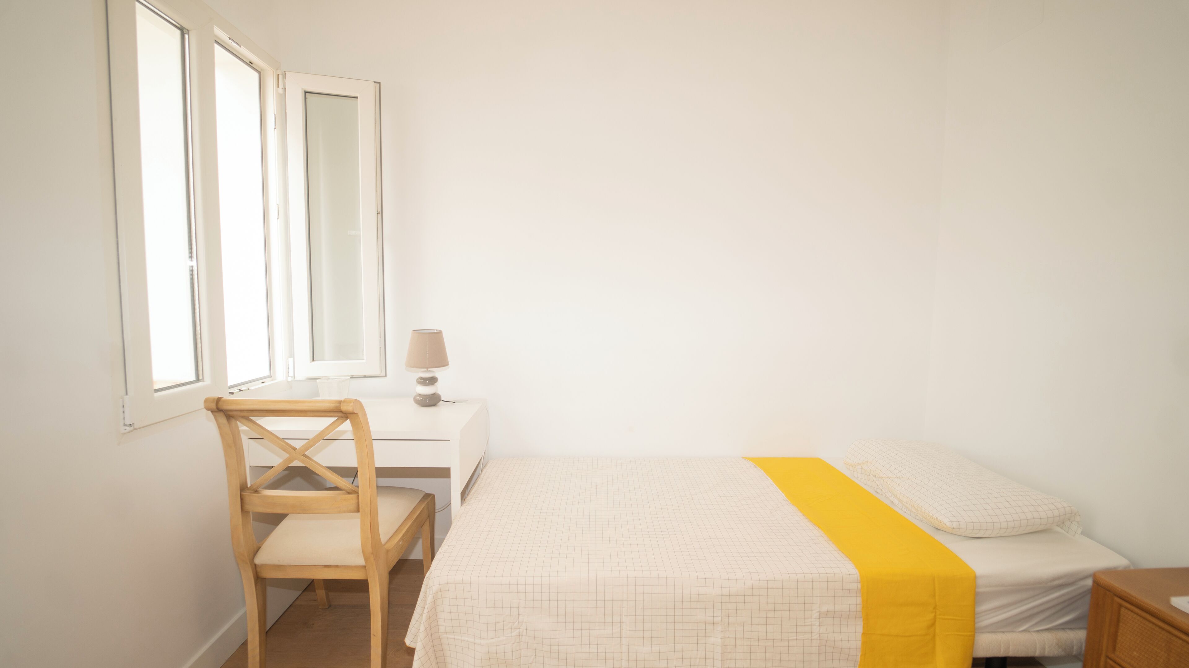 Deluxe Single Room | Desk, iron/ironing board, free WiFi