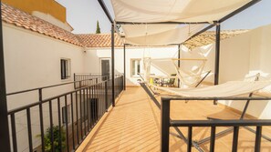 Outdoor dining - Hospedería Boho Granada by eme hoteles (La Zubia)