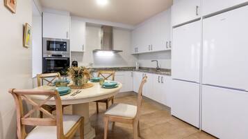 Fridge, microwave
