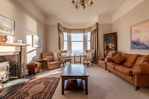 TV, fireplace - Upper Rocklands | Elie (Elie)