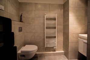 Shower, hair dryer, towels, toilet paper - Charming T2 apartment in swimming pool residence, 2 steps from the port (Porto-Vecchio)