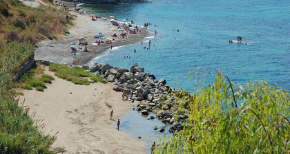5 minutes to the beach! Family-friendly villa with cool patio & sunny terrace