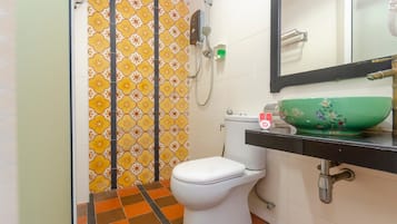 Shower, towels, soap, shampoo