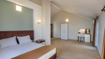 Deluxe Apartment, Sea View | Free WiFi