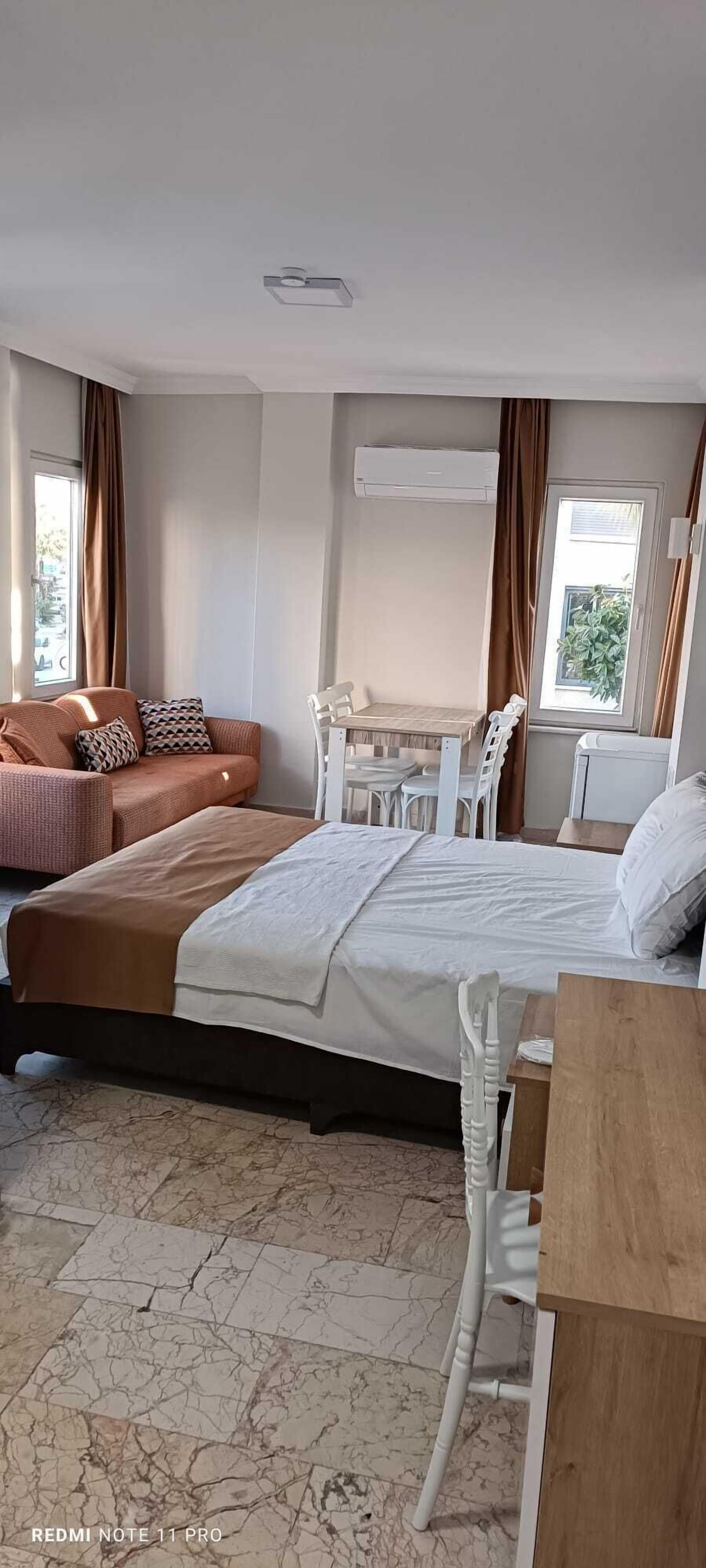 Studio – comfort, kjøkken | Skrivebord, blendingsgardiner, lydisolert og wi-fi (inkludert)