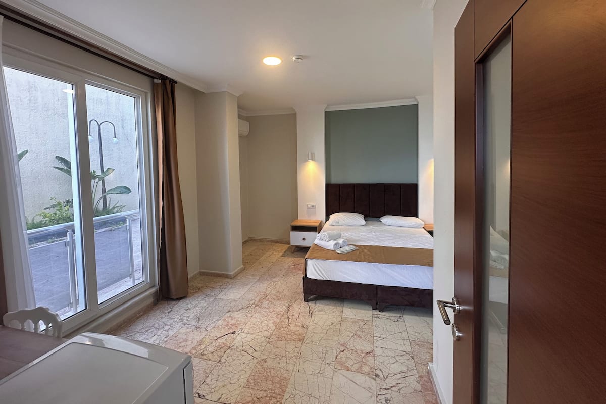 Leilighet – comfort, 1 soverom, kjøkken, 1. etasje | Skrivebord, blendingsgardiner, lydisolert og wi-fi (inkludert)