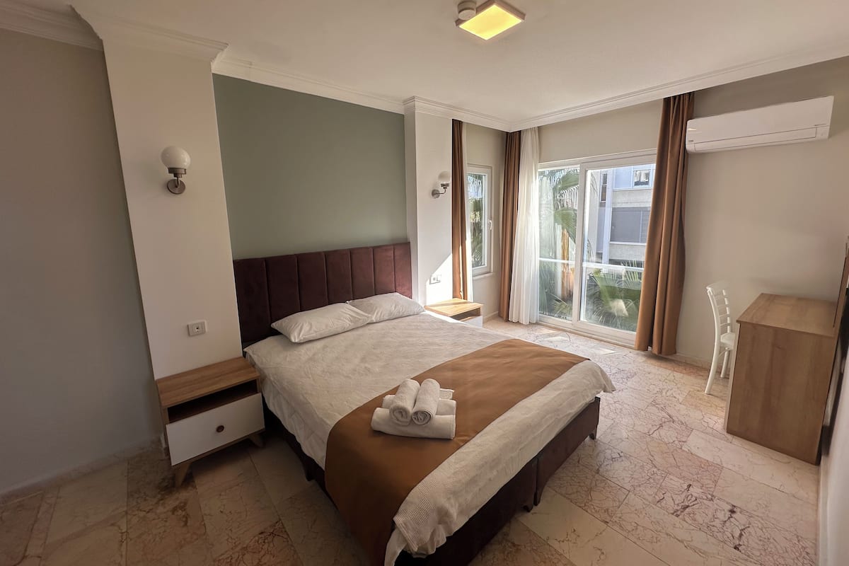 Leilighet – comfort, 1 soverom, kjøkken, sjøutsikt | Skrivebord, blendingsgardiner, lydisolert og wi-fi (inkludert)