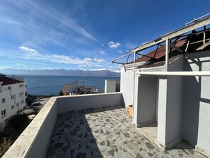 Loftsleilighet – panorama, terrasse, sjøutsikt | Terrasse/patio