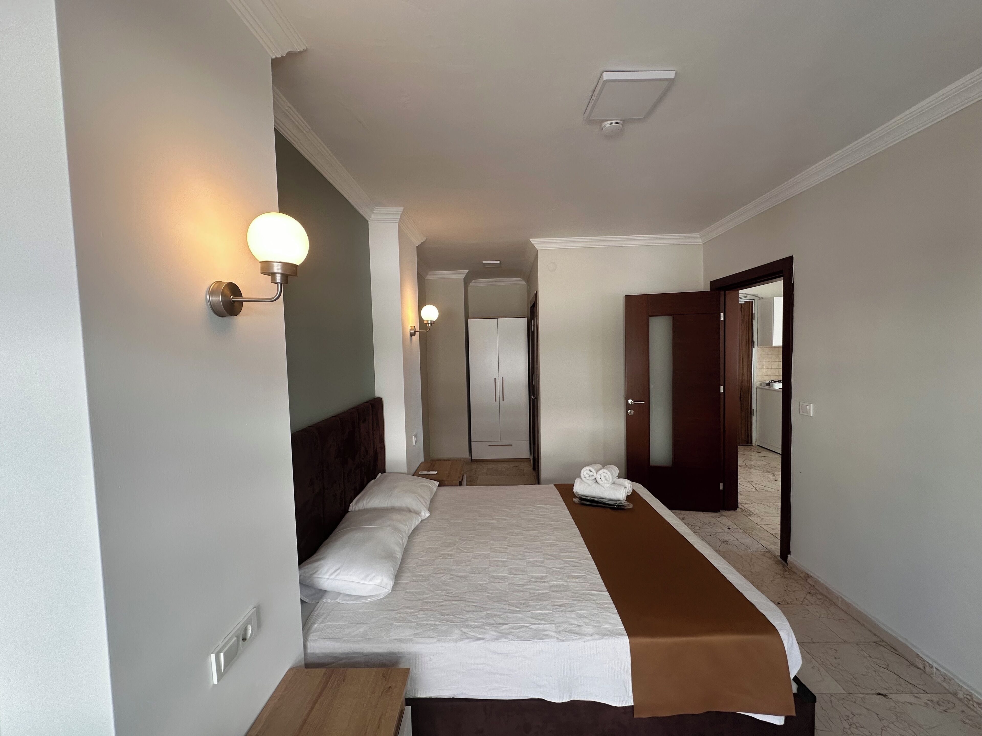 Leilighet – comfort, 1 soverom, kjøkken | Skrivebord, blendingsgardiner, lydisolert og wi-fi (inkludert)