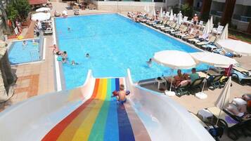 Alberca al aire libre por temporada