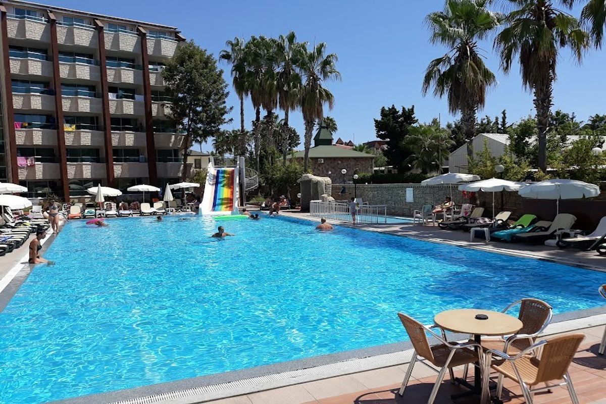 Piscina externa sazonal