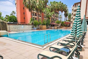 Seasonal outdoor pool - Club Tess Hotel (Alanya)