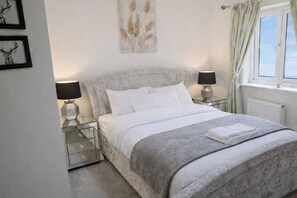 4 dormitorios, tabla de planchar con plancha, wifi y ropa de cama