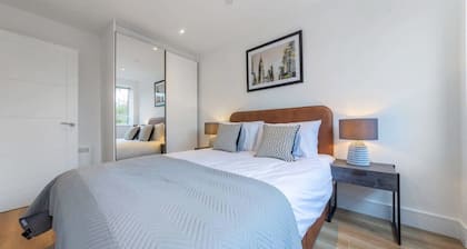 Bright & Spacious 1 Bed Flat in East Grinstead