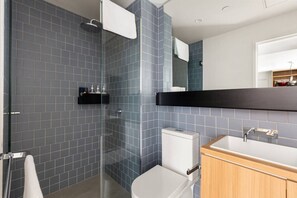 Hårføner og håndklær