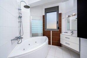 Hair dryer, towels - Aqua Natura Villas - Villa Aqua (Rhodes)
