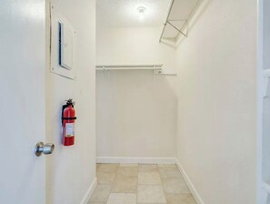 Interior - Private 1-bedroom cottage. Quiet, gated condo in walkable neighborhood (Austin)