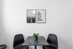 Dining - VYLD Vault Berlin | near Spree, Spacious & Quiet (Berlin)
