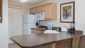 Microondas y placa de cocina