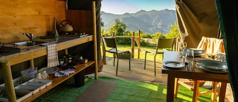 Outdoor dining
