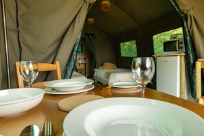 Dining - Safari Glamping Portugal Koi Fish (Ventosa)